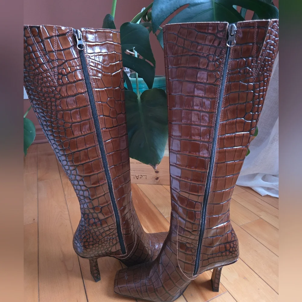 L'Intervalle Elegant Brown Crocodile-Embossed Leather Knee-High Boots - Picture 5 of 11